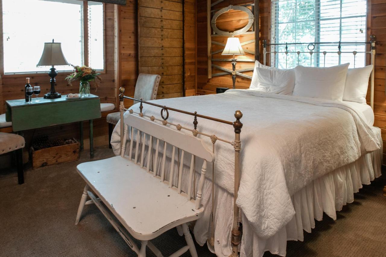 J Patrick Inn Cambria Luaran gambar