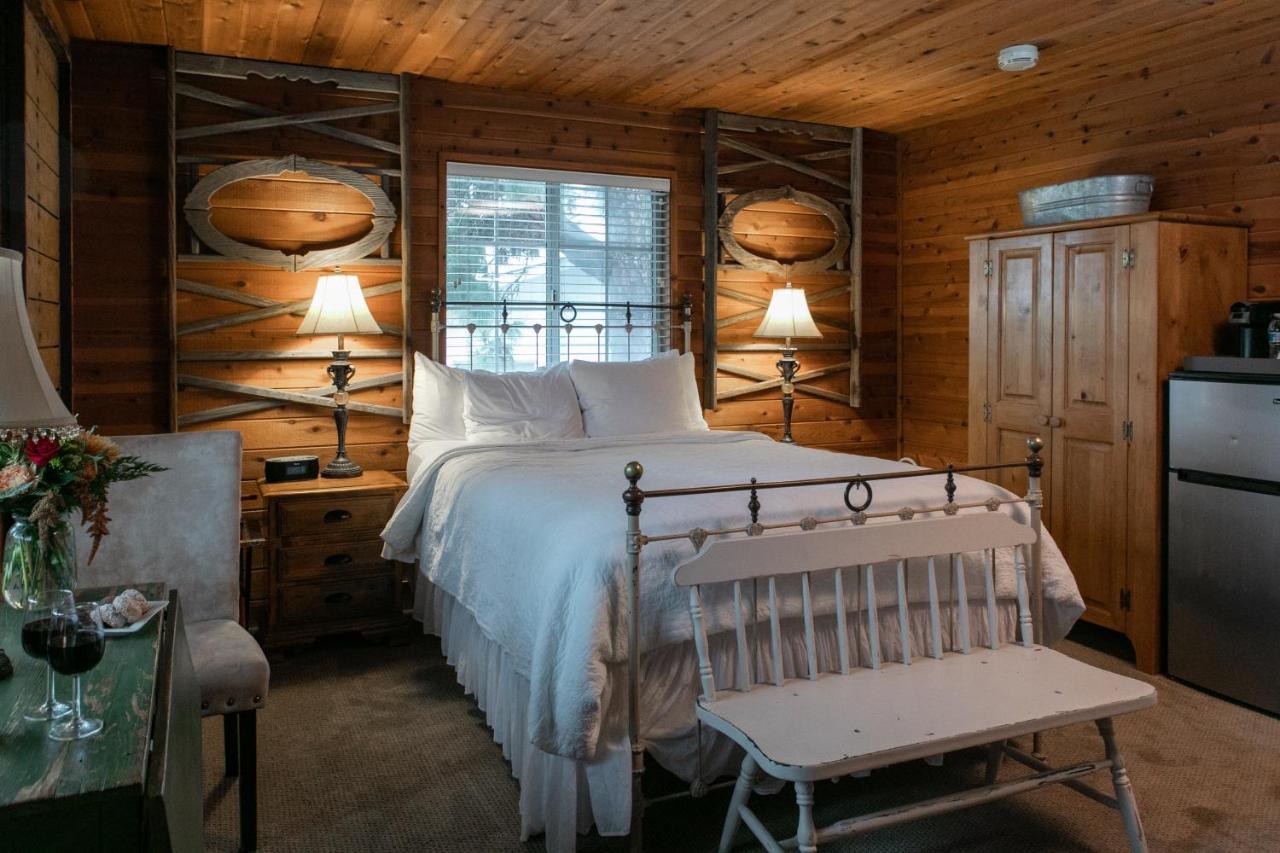 J Patrick Inn Cambria Luaran gambar