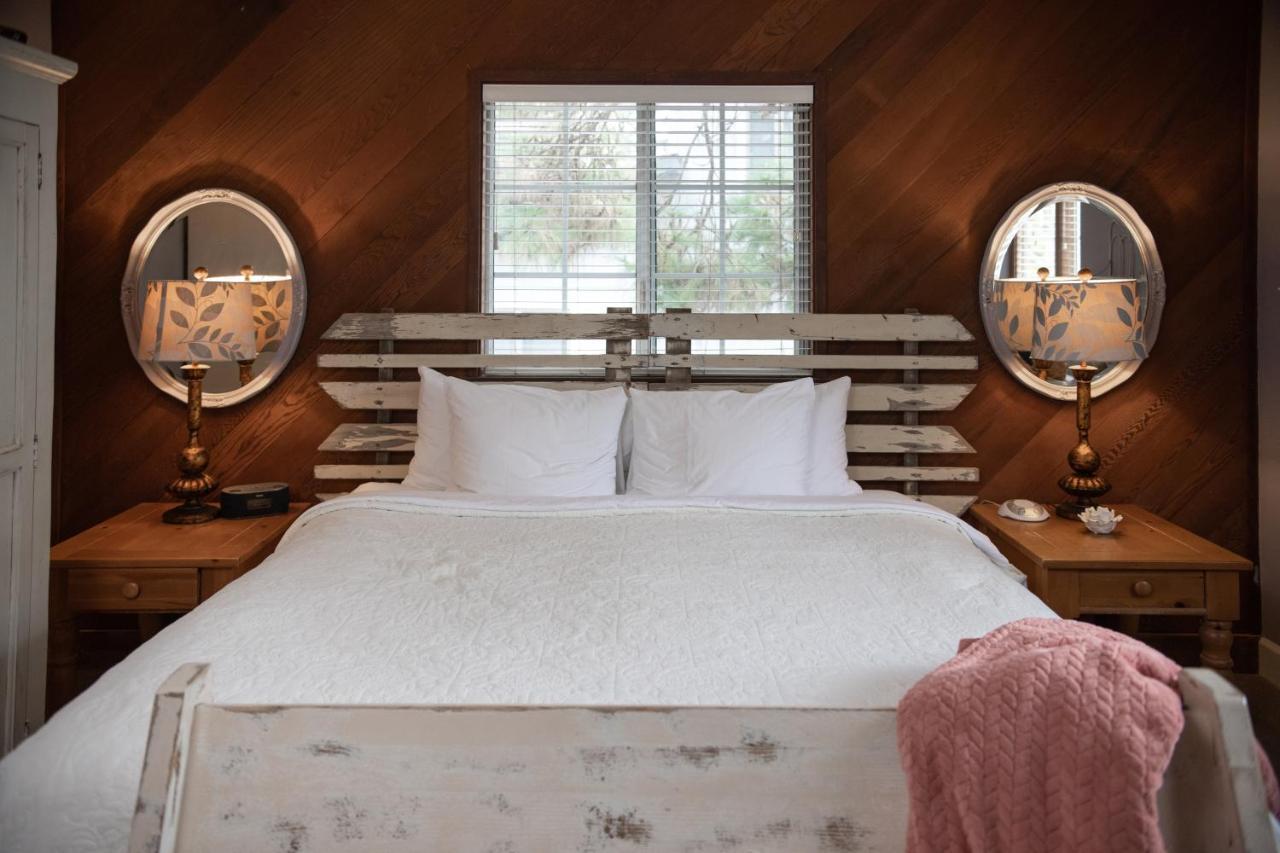 J Patrick Inn Cambria Luaran gambar