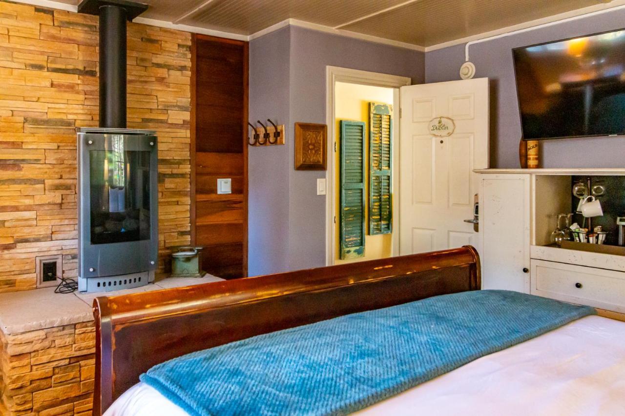 J Patrick Inn Cambria Luaran gambar