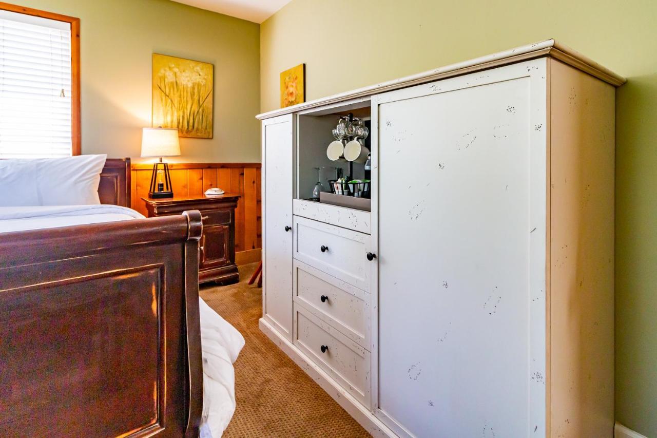 J Patrick Inn Cambria Luaran gambar