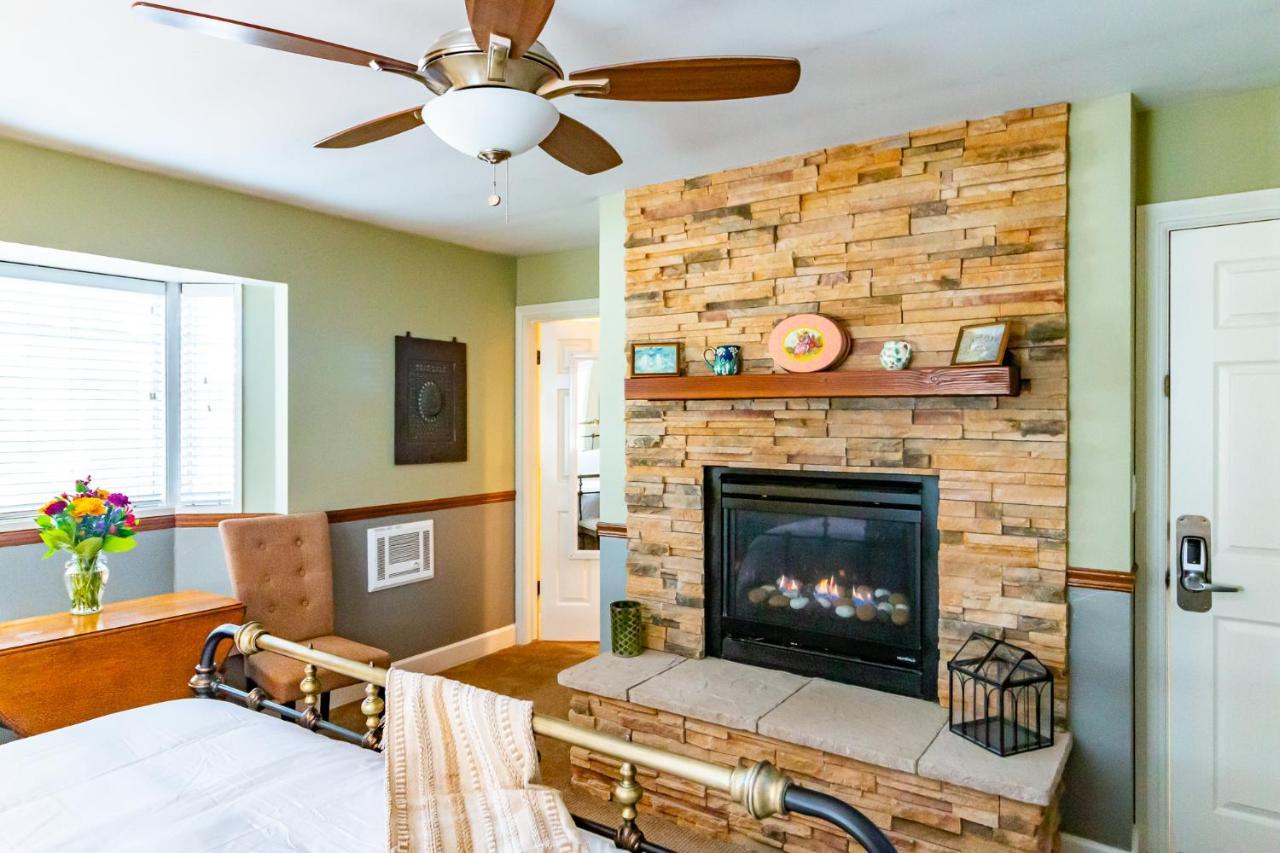 J Patrick Inn Cambria Luaran gambar