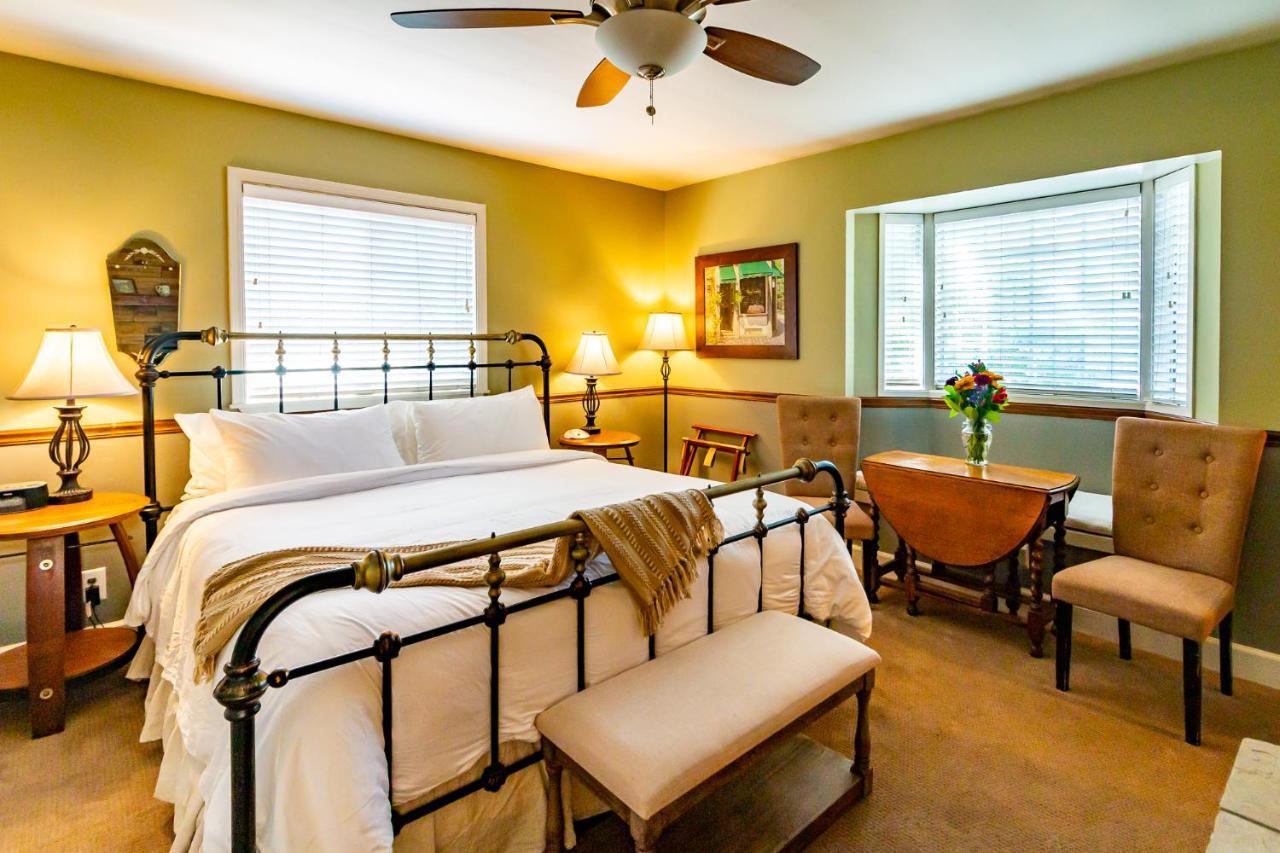 J Patrick Inn Cambria Luaran gambar